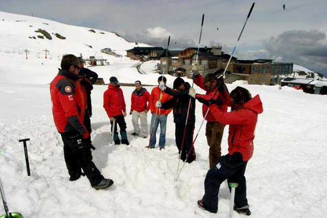 grupo de raquetas de nieve